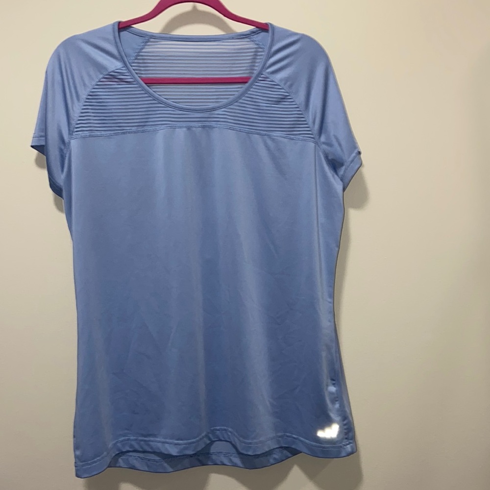 Short sleeve baby blue workout T